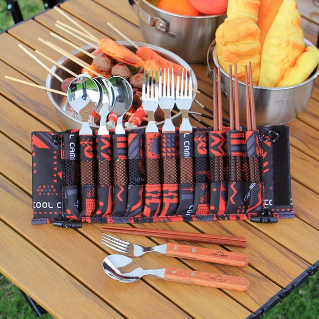 야외 모험을 위한 필수품: 304 스테인레스 스틸 나무 손잡이 식기 세트 야외 모험을 위한 필수품: 304 스테인레스 스틸 나무 손잡이 식기 세트