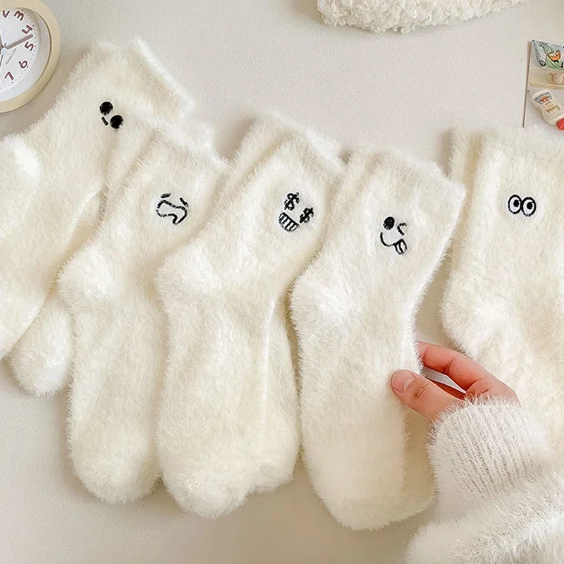 

1/5 Pairs of Autumn/Winter Socks Women's Embroidered and Fleece Thickened Cute Home Floor Socks Warm Mink Fleece Mid-tube Socks
