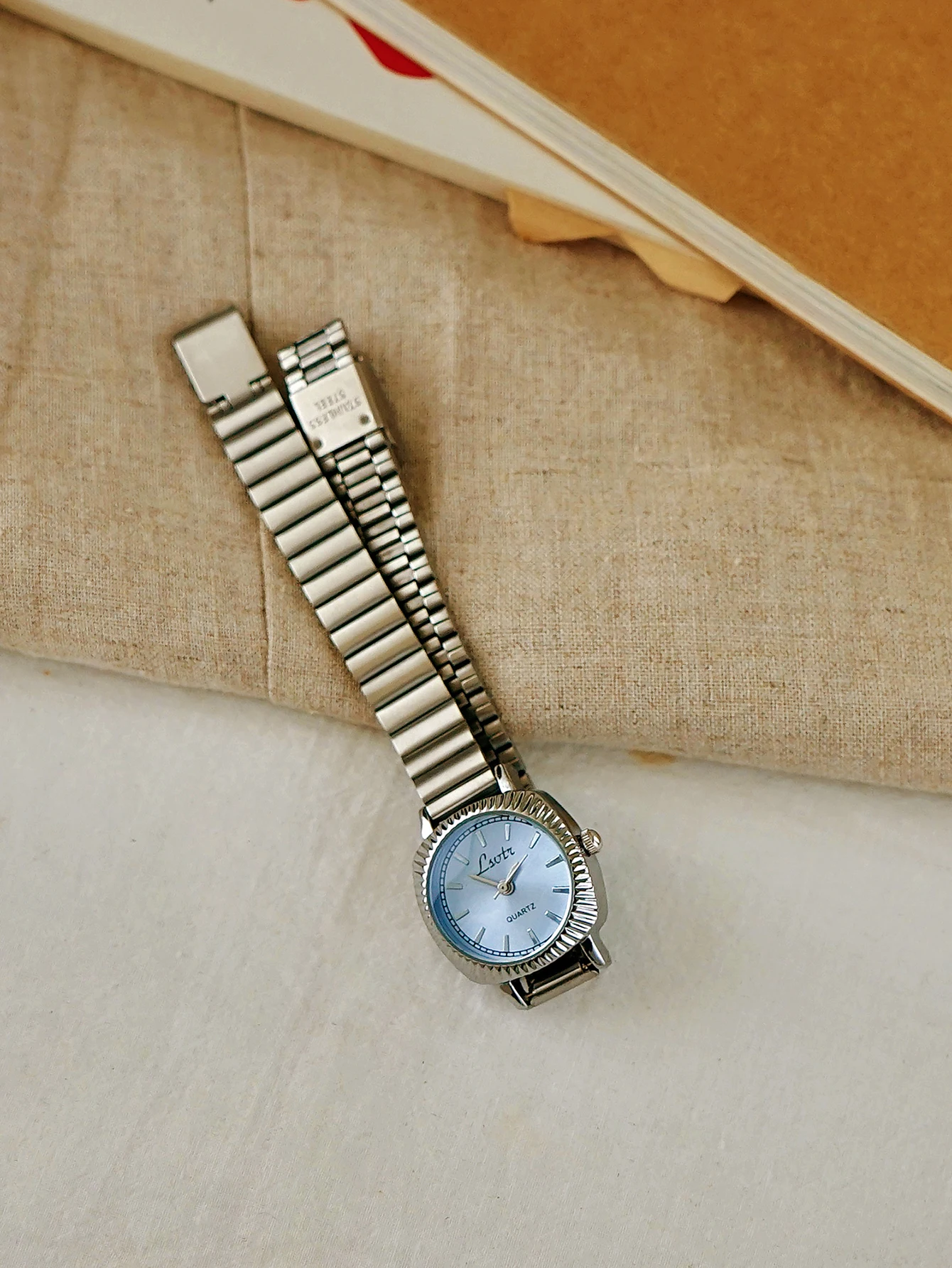 1 Piece of New Fashionable and Simple Gold Stainless Steel Women's Watch Business Casual Elegant Retro Style Waterproof Women's Quartz Watch Suitable for Holiday Gifts 6