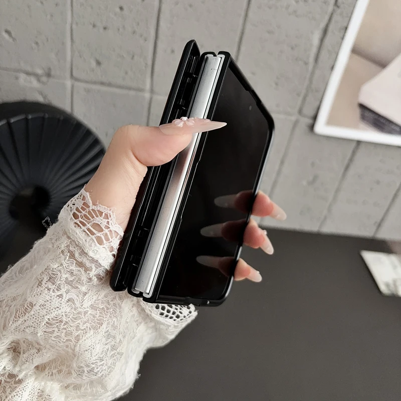 Luxury Magnetic PU Leather Hard Case with Anti-fingerprint Hinge Protection