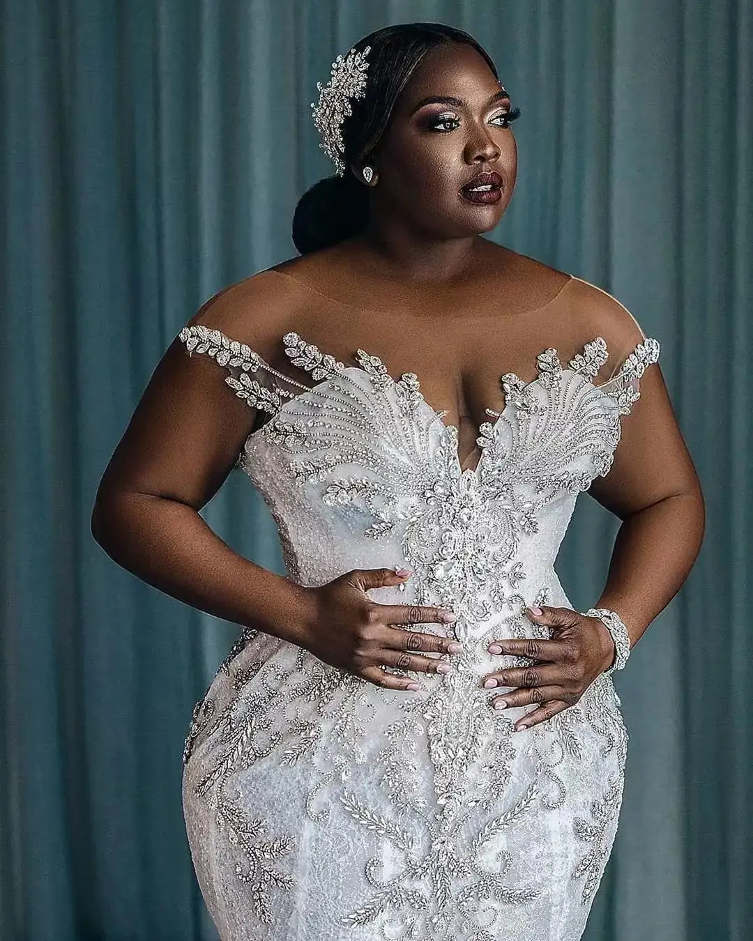 Plus Size Wedding Dress vestido de novia African Crystal Mermaid Bride Dresses Long Train Sheer Neck Custom Made Bridal Gown