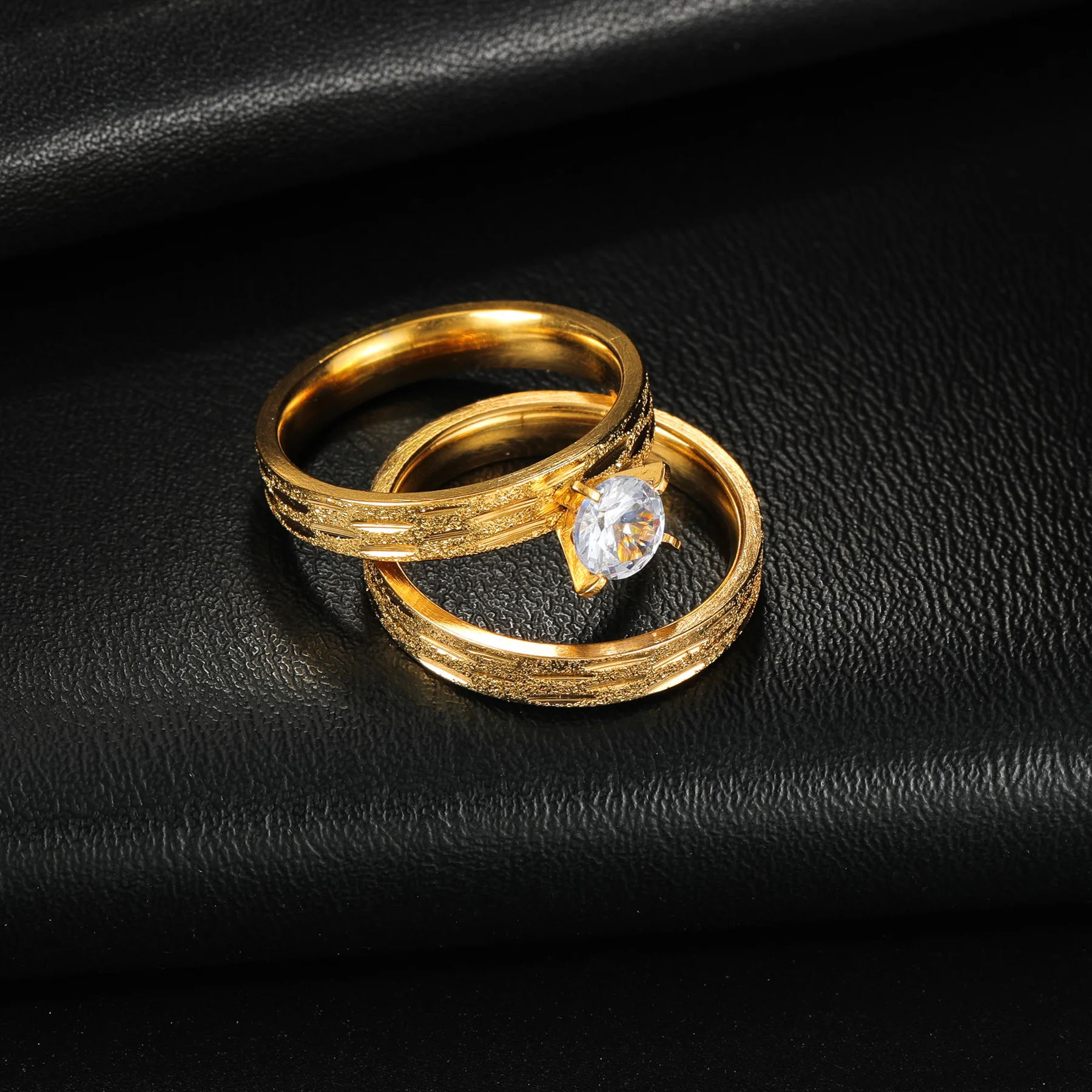 2pcs/set Gold Color Stainless Steel Titanium Ring Cubic Zircon Rhinestone Couple Rings Engagement Wedding Jewelry Men Women wedding rings couple rings