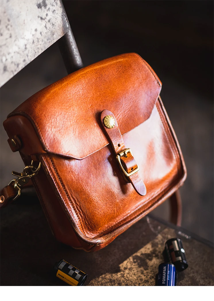 Modische Vintage-Umhängetasche aus pflanzlich gegerbtem Rindsleder für Herren, Designer-Luxus-Schultertasche aus echtem Leder für Outdoor-Partys – Detail 13