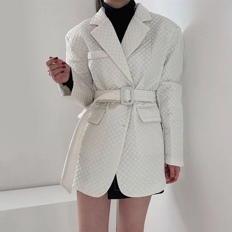 2021  Women's Autumn and Winter Jacket Geometric Three-dimensional Diamond Loose Suit Retro Lapel Lining Cotton Jacket with Belt