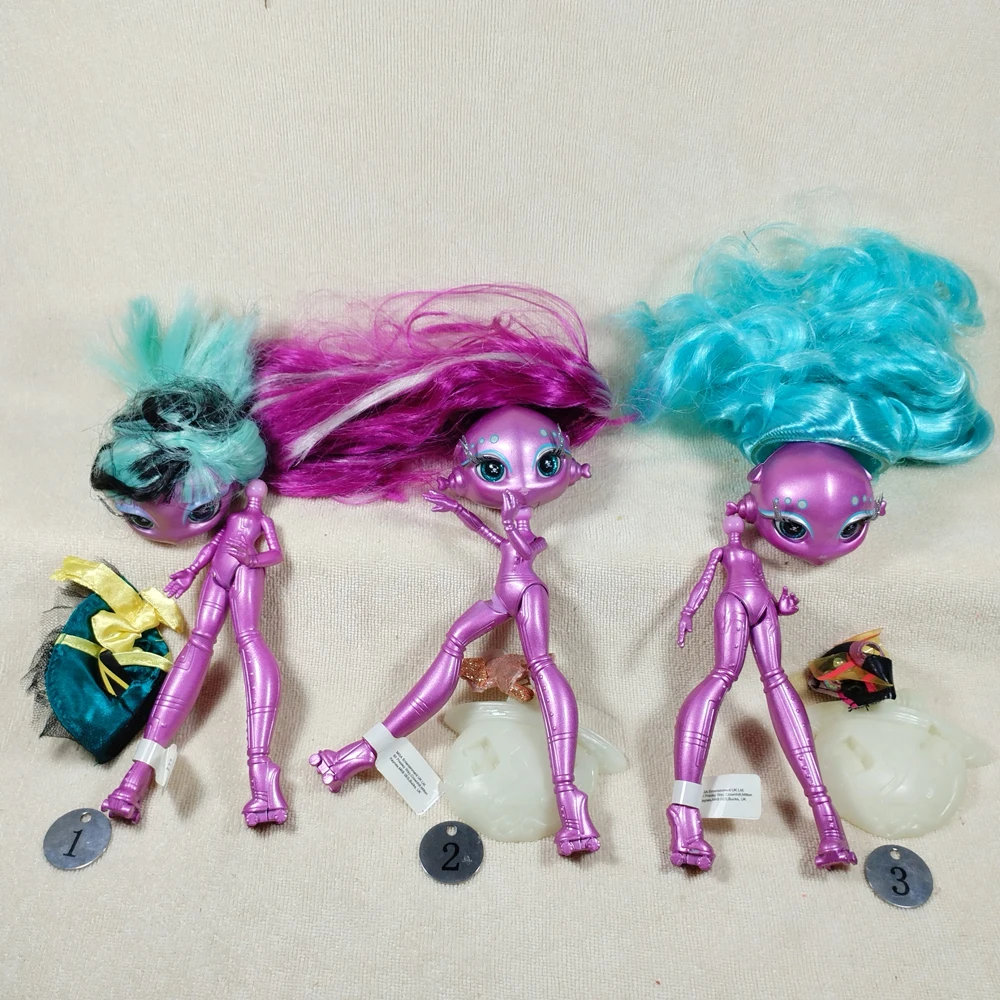 

1X Original Foreign Trade Girl Novi Alien Vocalable Red Blue Long Hair Doll 20cm(8inch) 90%new