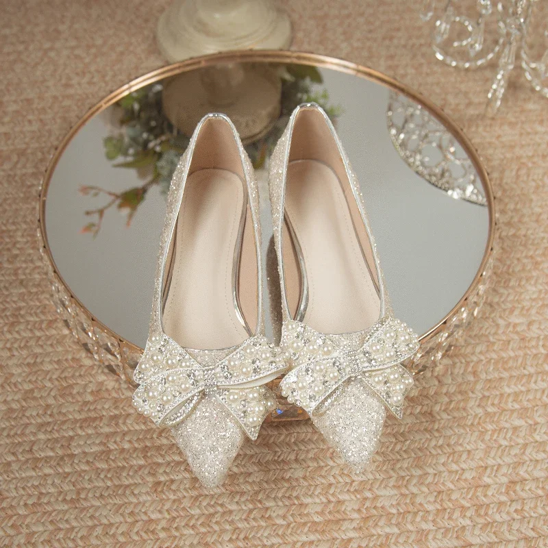 נעלי עקב בינוניות לנשים עם קשירת קשת 2025 סגנון חדש נעלי כלה עבודה עם עקב פנינה לאישה זפתות דה מואר