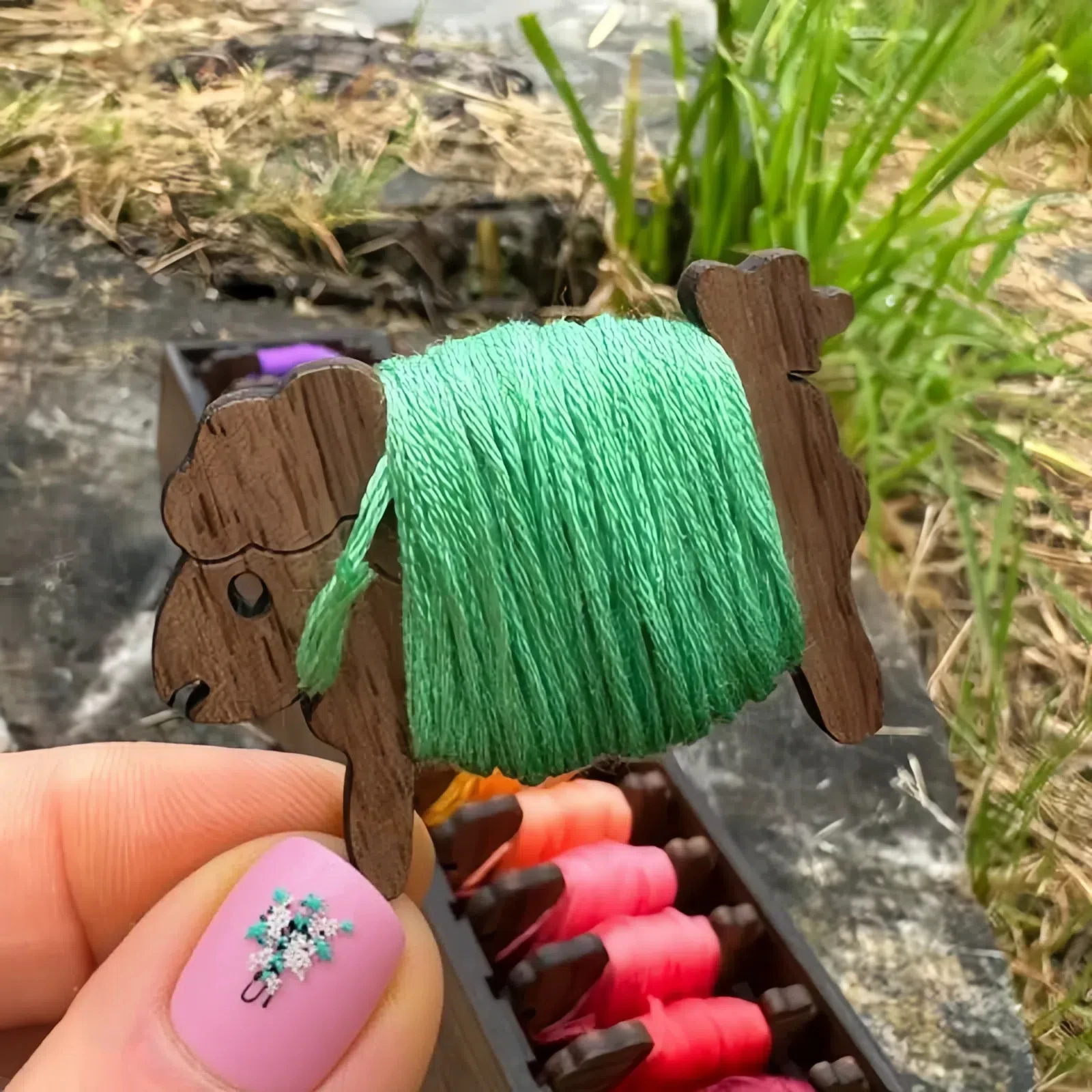Wooden Animal Sheep Cat Bobbin Set Embroidery Floss Organizer Bobbin Holder Thread Holder Thread Organizer Sewing Tool