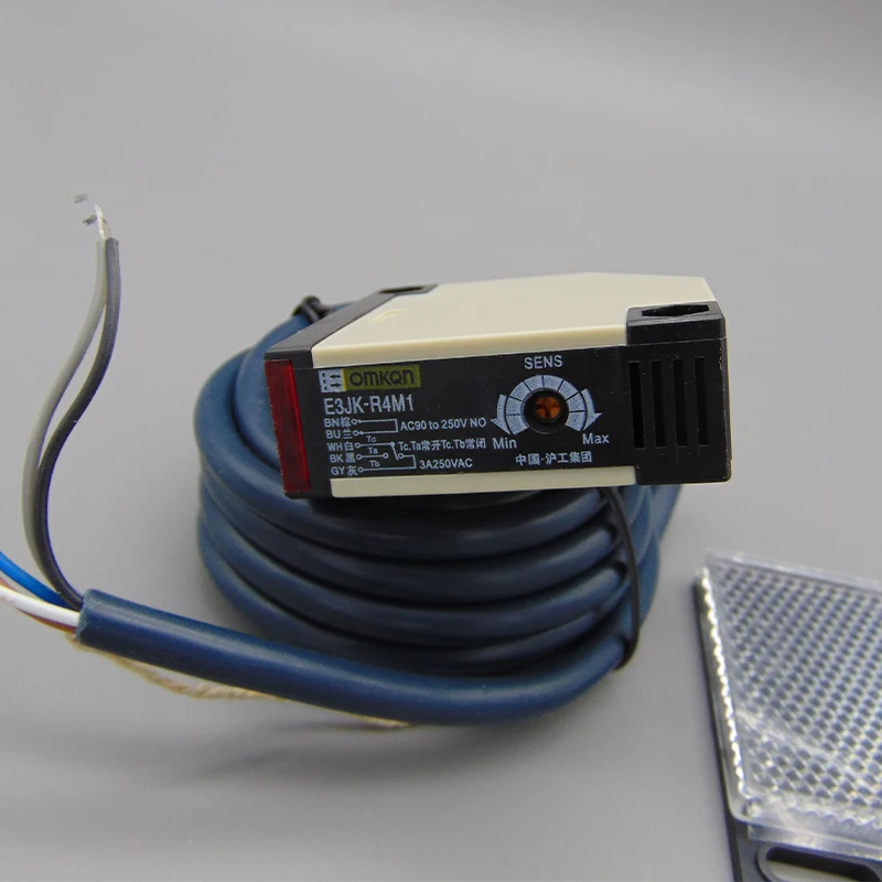 E3JK-R4M1 AC90 to 250V 4 meters with baffle with relay output AC220V