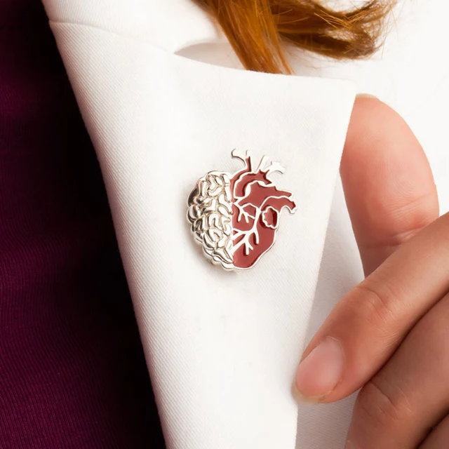 Spilla A Cuore Anatomico Con Farfalla - Creativa E Estetica | Per Zaino, Abbigliamento, Regalo - Foto 6