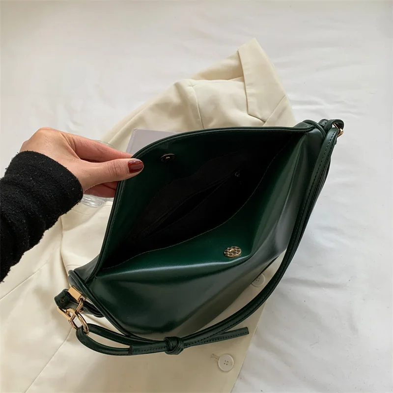 Saddle bag diòr with strap premium, Women's Fashion, Bags