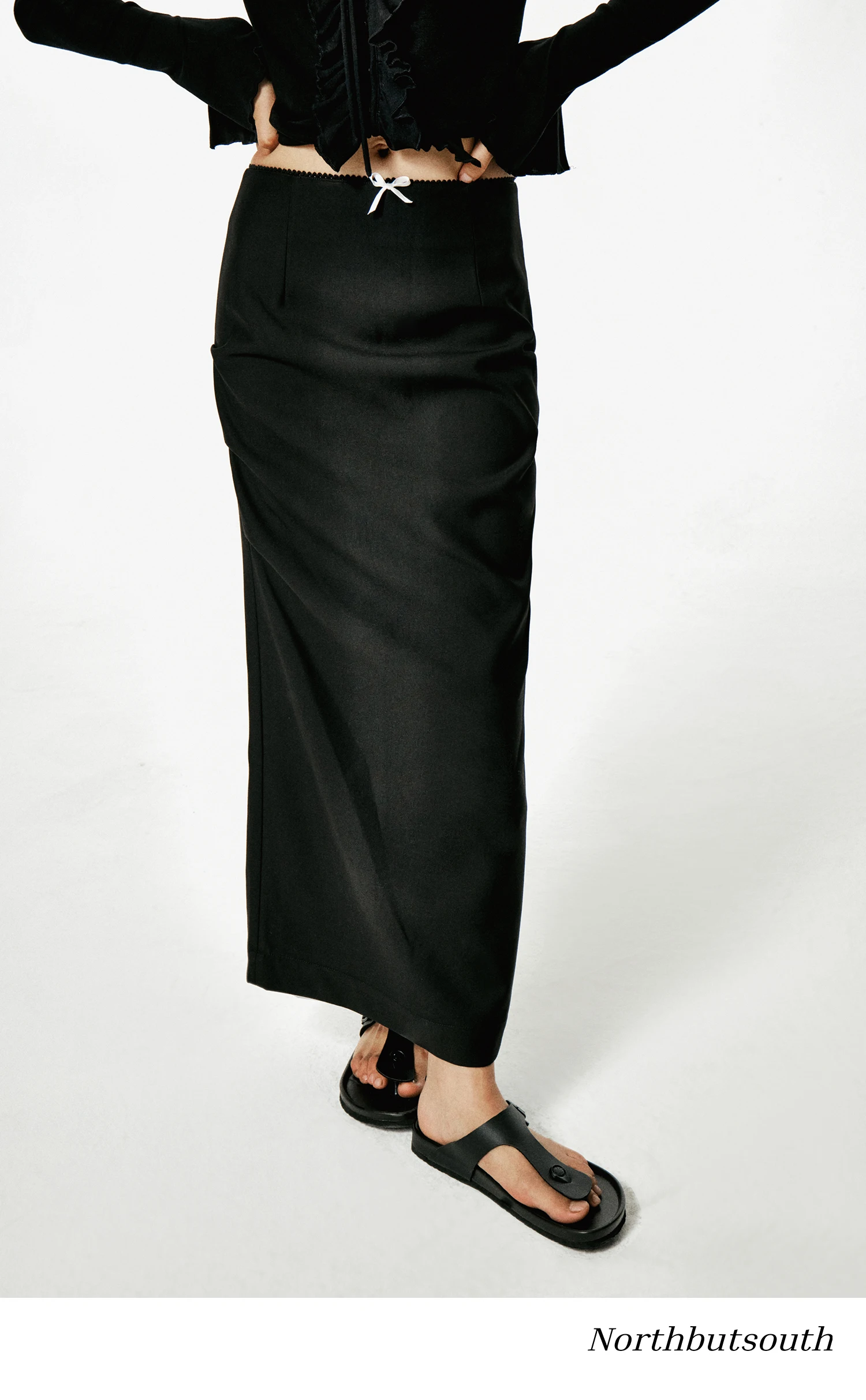 

Женская прямая юбка с бантом и высокой талией