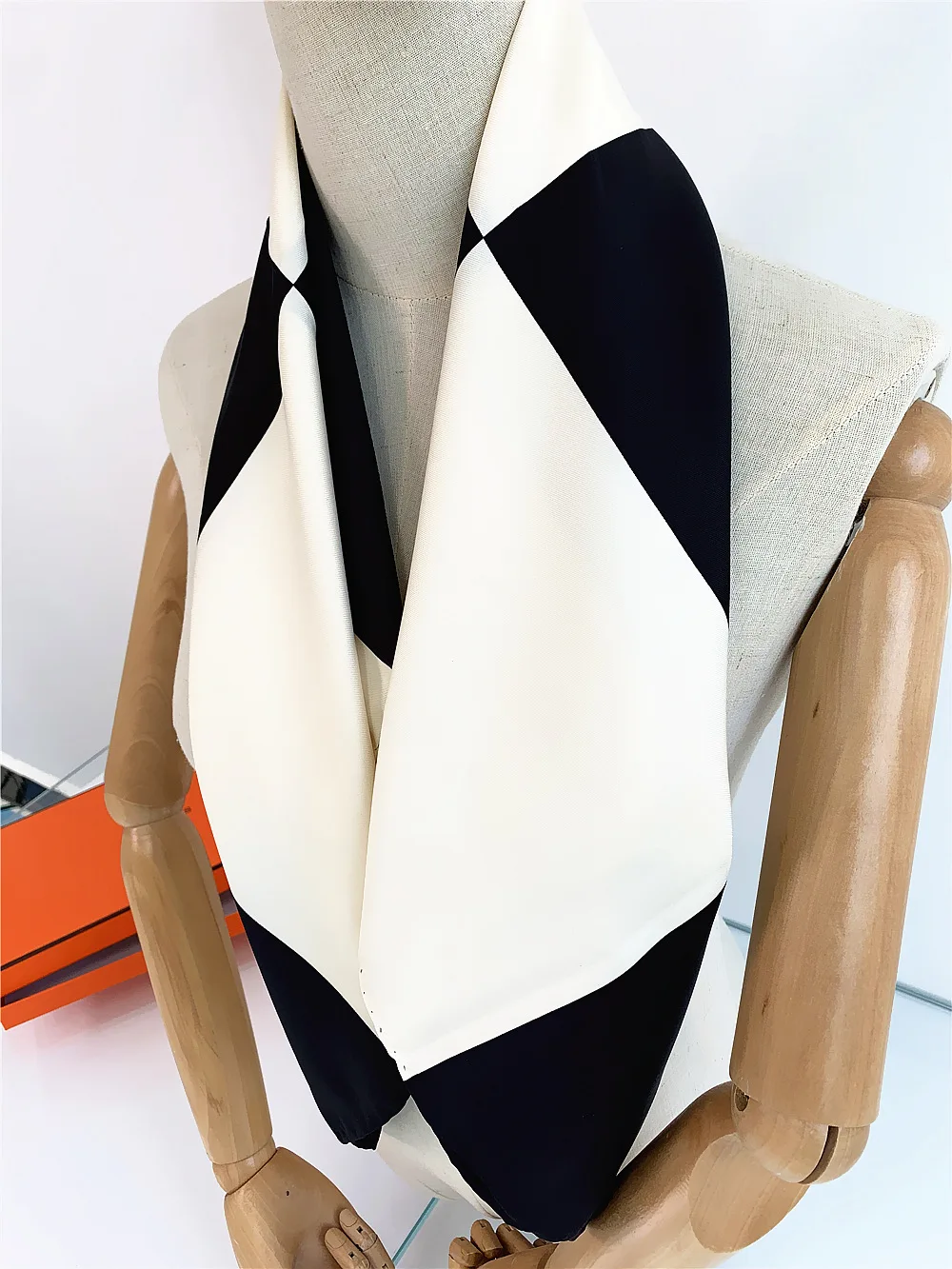 

Luxury Brand Twill Silk Long Scarf Women Big Checkered Printed Headband Shawl Muslim Hijab 90cm*90cm Square Scarves