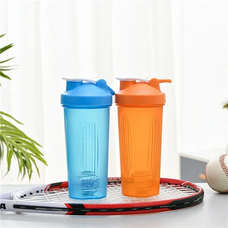 Shaker Bottle 600ml Portable Protein Powder Leak Proof Water Bottle for Gym Fitness Training Sport Mixing Cup with Scale