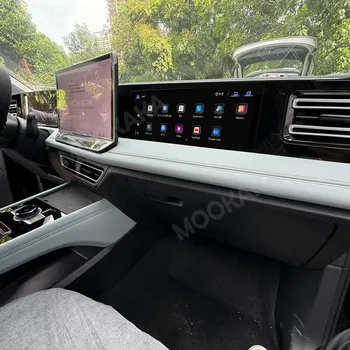 Android multimedia head unit with GPS navigation and wireless CarPlay, designed for the Volkswagen Tiguan L 2024.