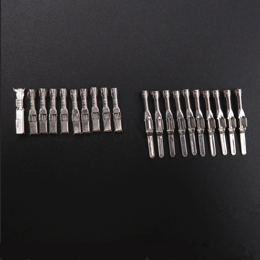 Рисунок 5 - Негерметичные разъемы в пластиковом корпусе с кабелями