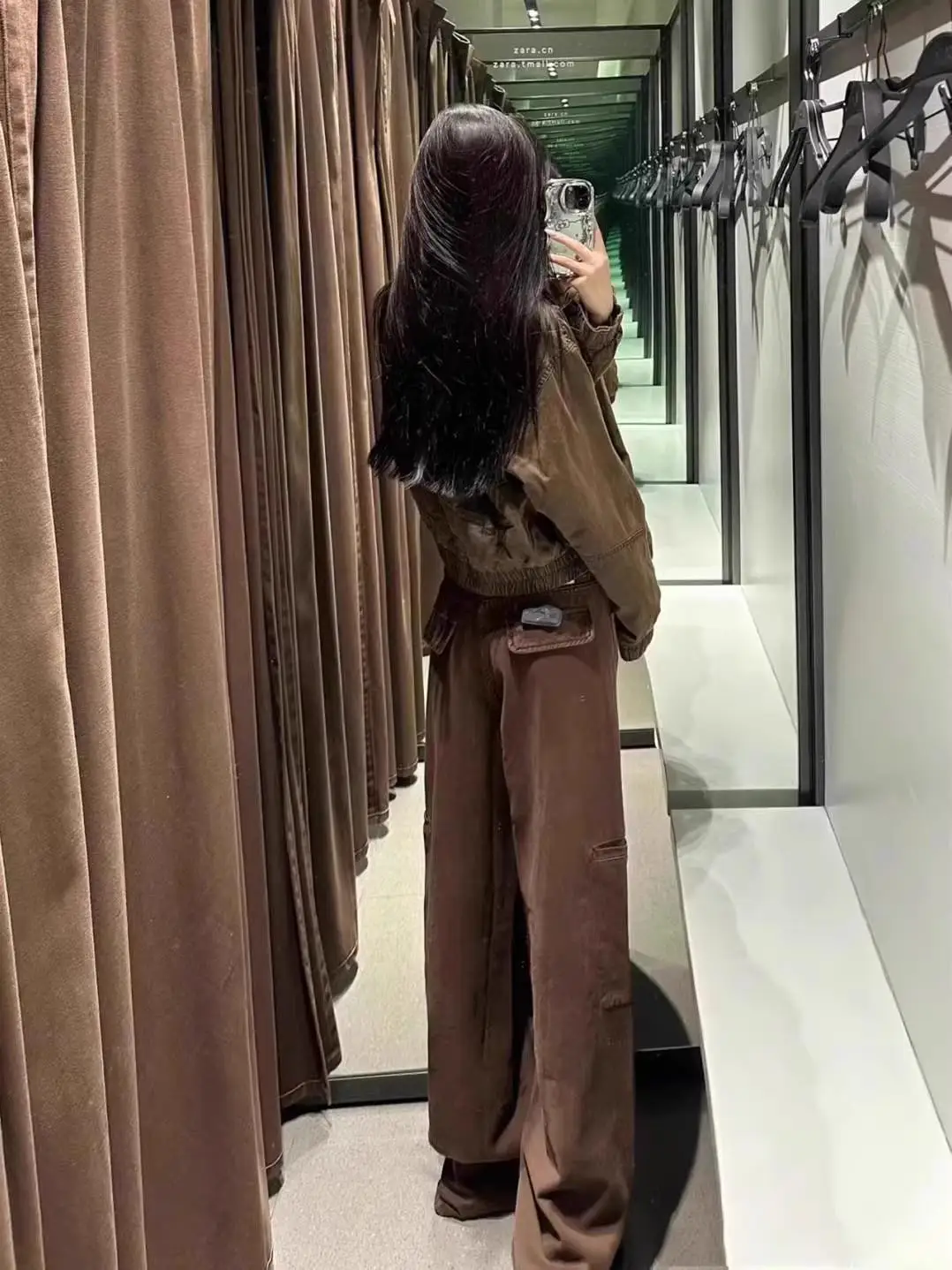 Рисунок 2 - Коричневый Теплый Женский костюм