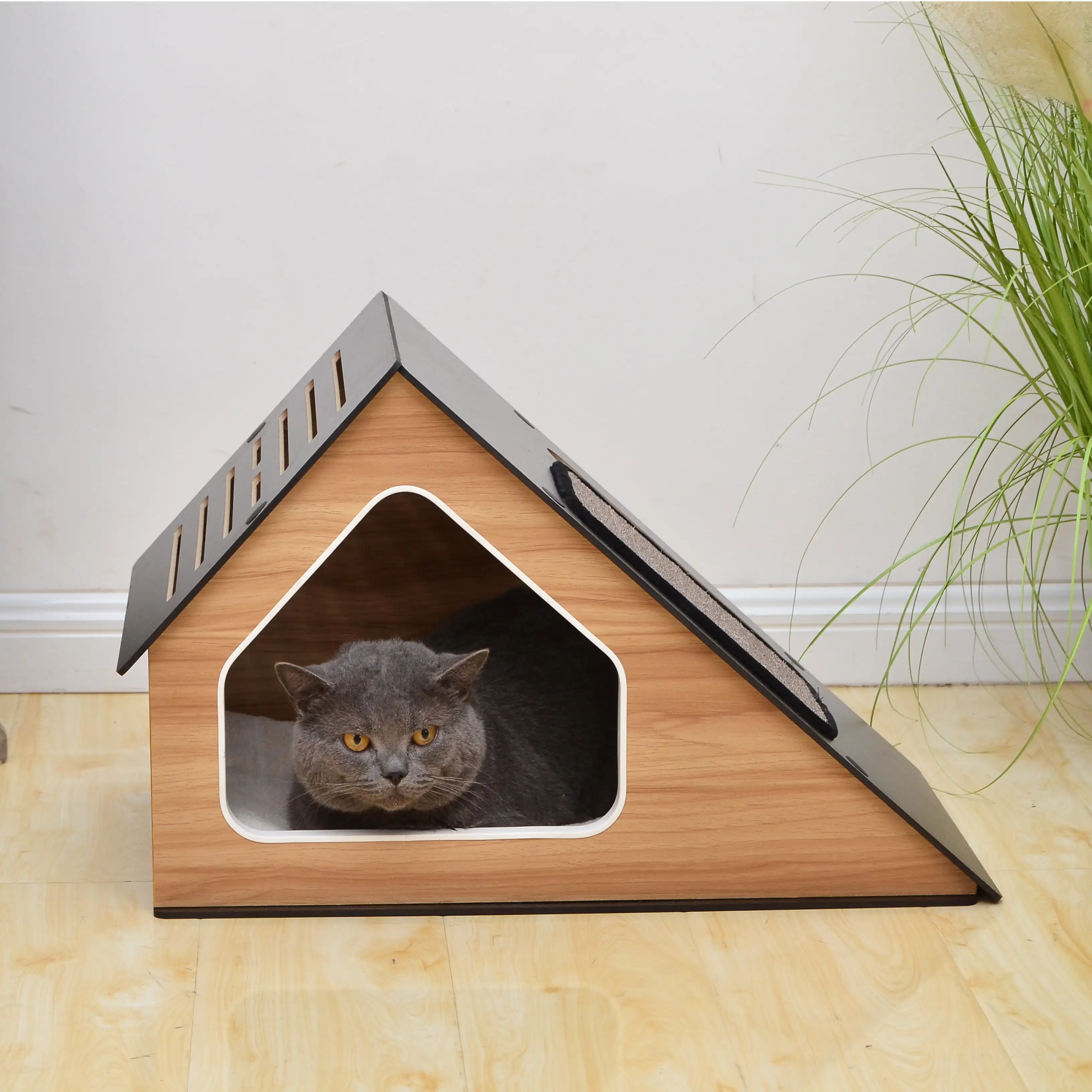 

Vibrant Life Modern Cat Condo with Sisal Scratching Pad & Washable Mat