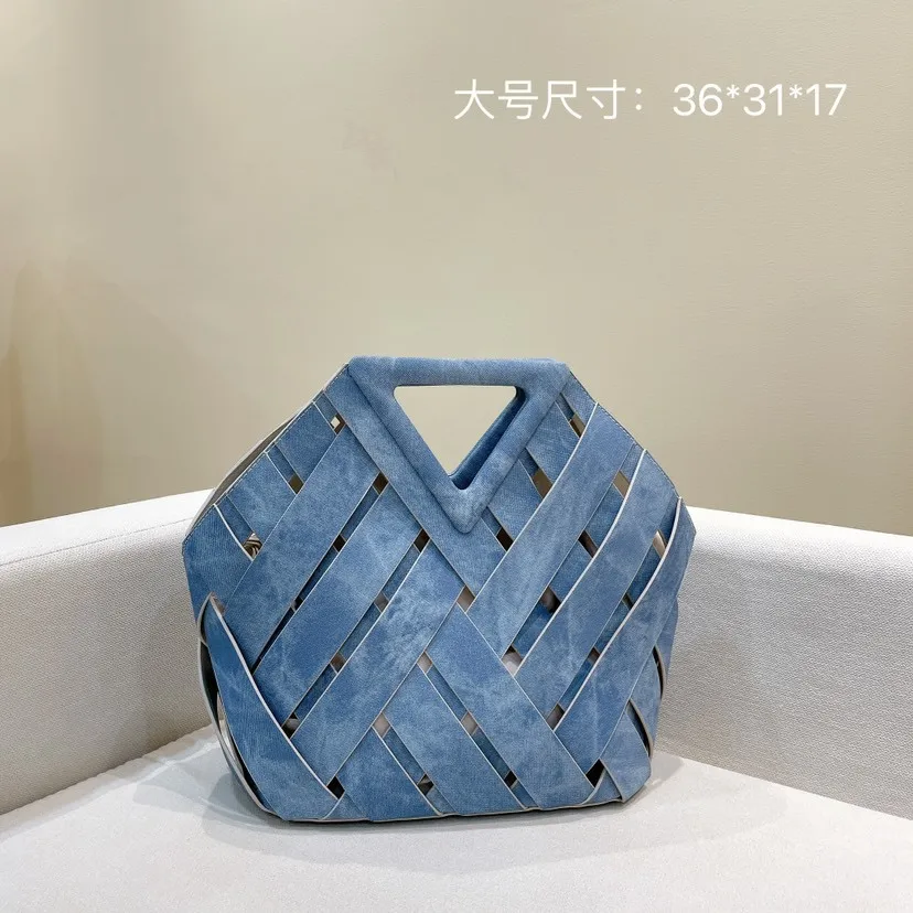 

2023 New Retro Hollow Woven Bag Simple Fashion All-Match Handbag Mother and Child Bag