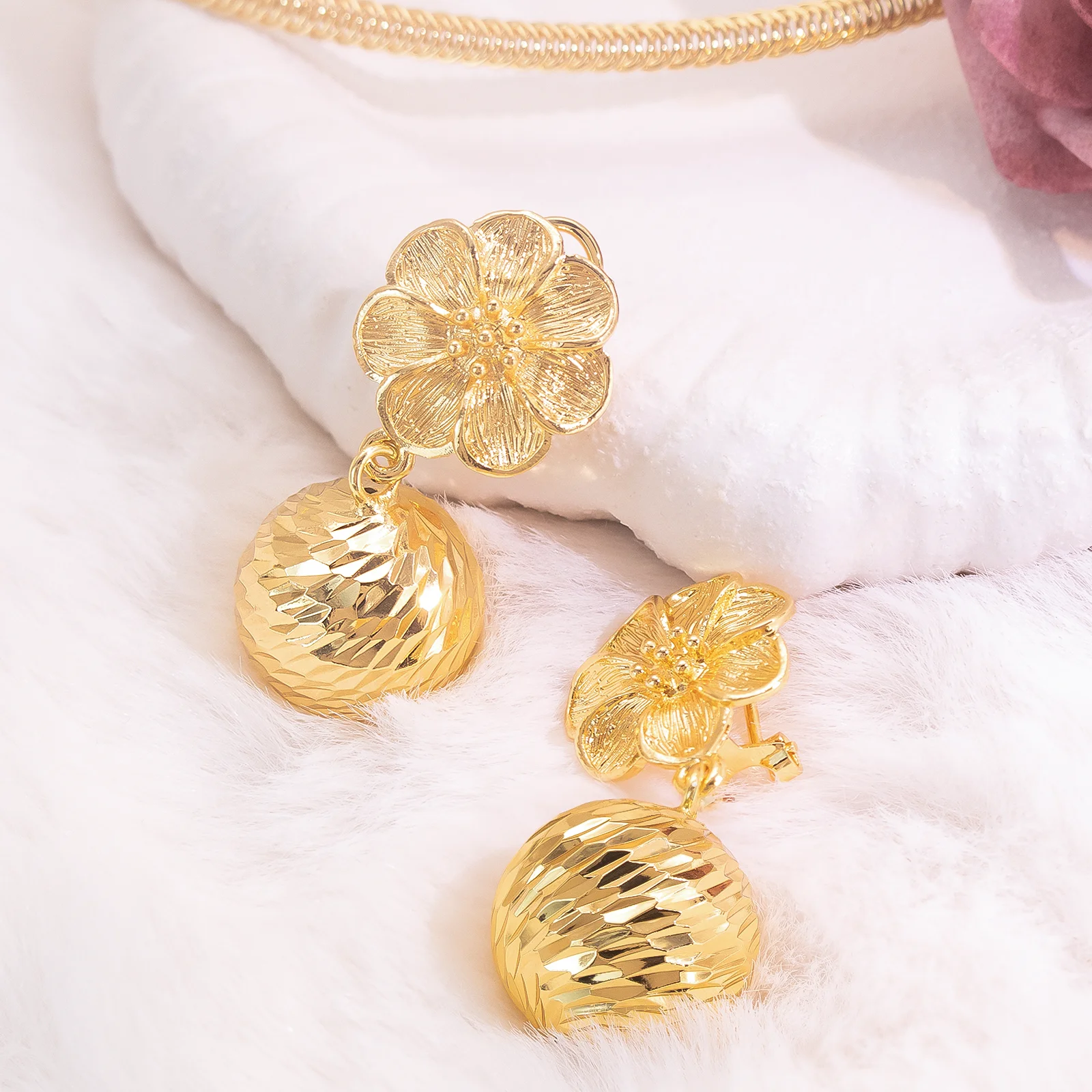 YTJX 2025, Neue Gold Farbe Runde Tropfen Für Frauen Elegante Blume Ohrring Mode Einfache Partei Schmuck Zubehör Weihnachten – Detail 8