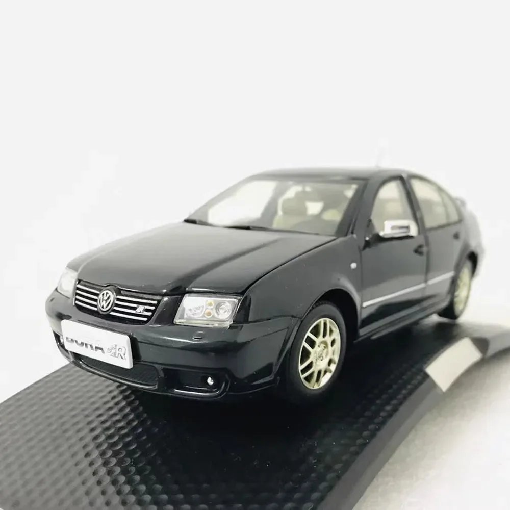 Die-cast 1:18 Scale Faw Volkswagen Old Bora R Classic