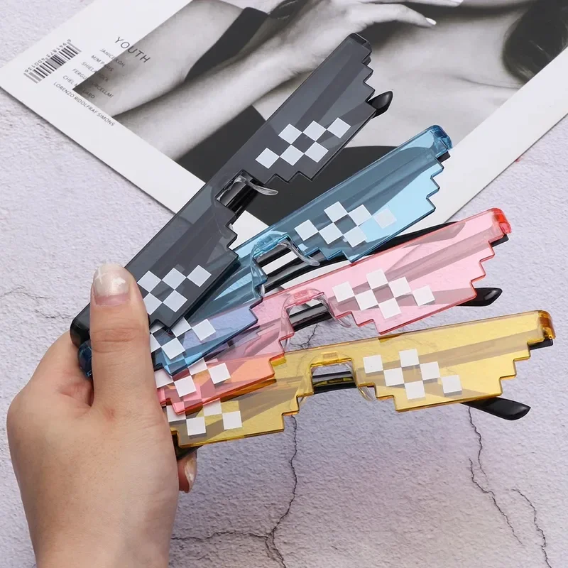 1PC NEW Mosaic Sunglasses Trick Toy Thug Life Glasses Deal With It Glasses Pixel Black Mosaic Sunglasses Cool Jokes Funny Toys