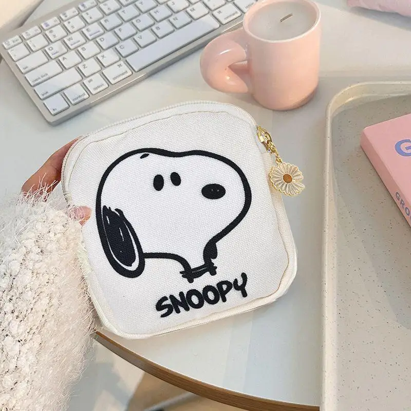 

Сумка для гигиенических салфеток с мультяшным аниме Snoopy, водонепроницаемый холщовый Кошелек для монет, портативный держатель на молнии, сумка-Органайзер, женские кошельки