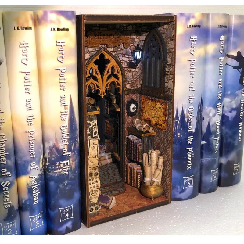 Fantasy Booknook  Book nooks, Harry potter room, Bookshelf art