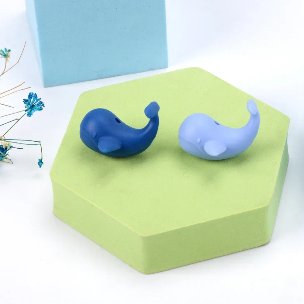 LOFCA 10Pcs Food Grade Mini Silicone Whale Beads Cute Cartoon Rodent BPA-Free Teething Necklace Care DIY jewelry toys