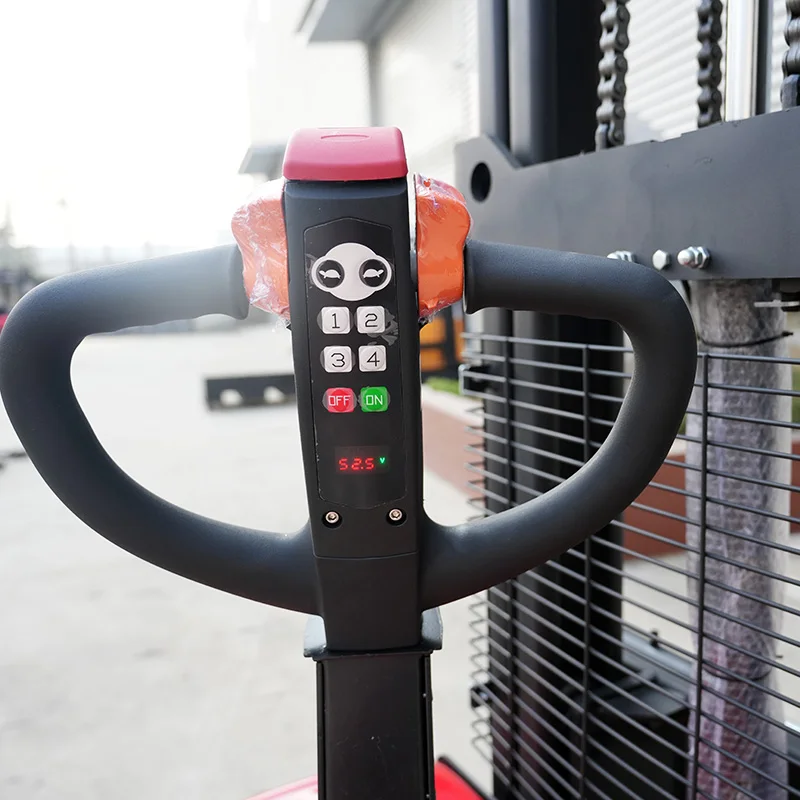 Carrelli Elevatori Elettrici da 1,5 e 2 Tonnellate, Altezza di Sollevamento 2m, 3m, 4m, Stacker Elettrici a Piattaforma - immagine 6