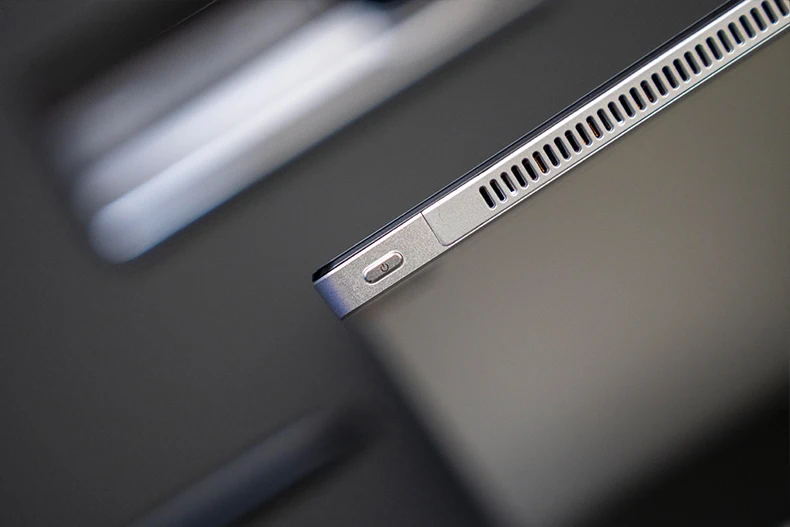 Ultraslim 2-IN-1 Tablet PC, 12th Gen Intel Core i7, 16GB RAM, 512GB SSD, 13