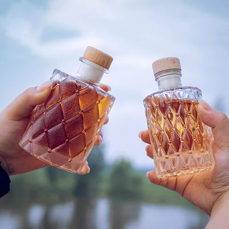 Whiskey Decanter Set Cute small capacity whiskey decanters novelty lead-free glass bottle for Liquor Scotch Bourbon