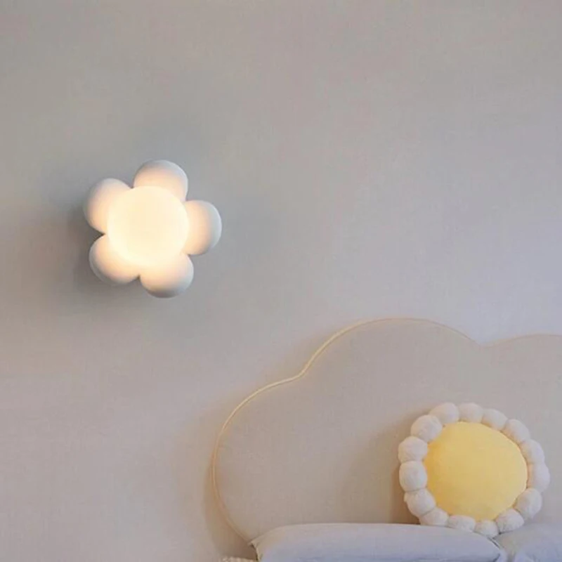 Kid's Room LED Wall Lamp Modern Resin Body Flower Style Bedroom Living Room Restaruant Decor Lighting Ceiling Home Wall Lights