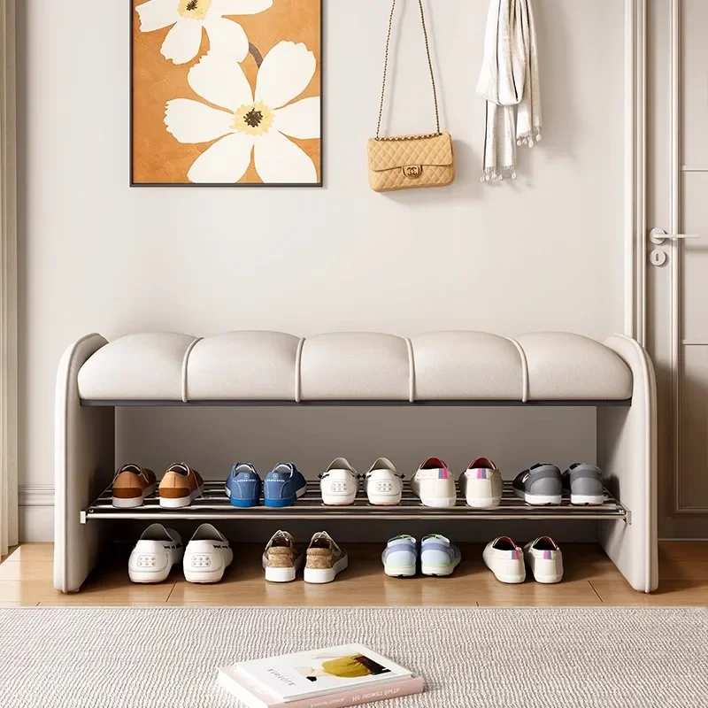 Sitting shoe cabinet