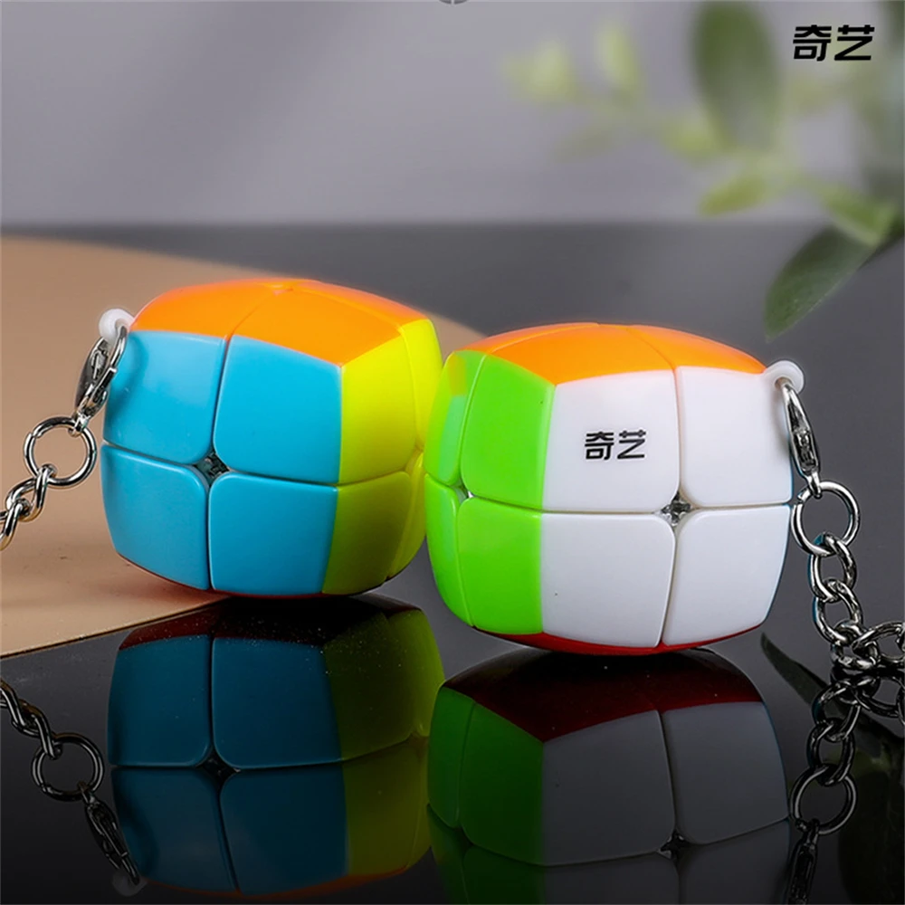 Yealvin Mini Cubes Keychain Set, Keychain Mini Cube Bundle of 2x2 3x3 3x3x3  Small Bread 3x3 Gear Cube Pyraminx Cube and Ivy Cube (6 Pack)