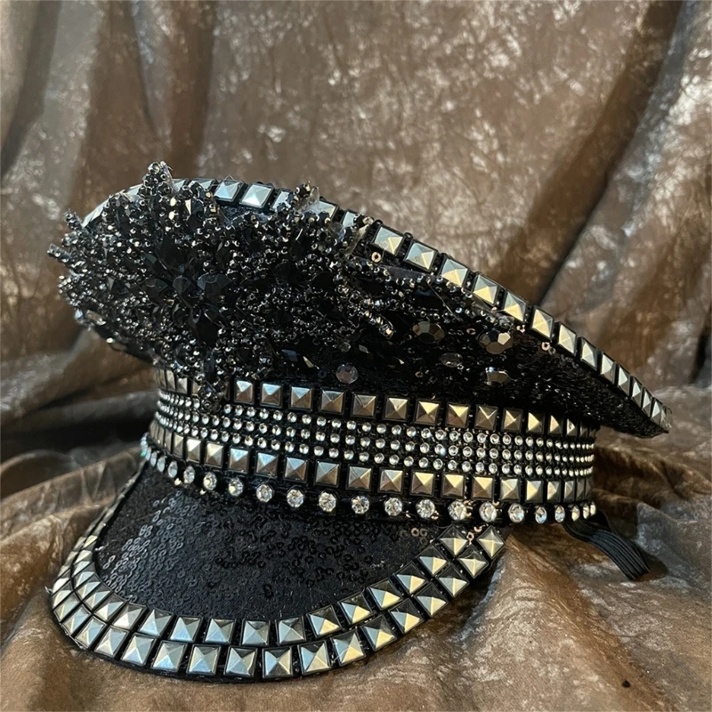 

Украшенная драгоценностями шляпа с блестящими хрустальными заклепками Капитанская шляпа для музыкального фестиваля карнавалов