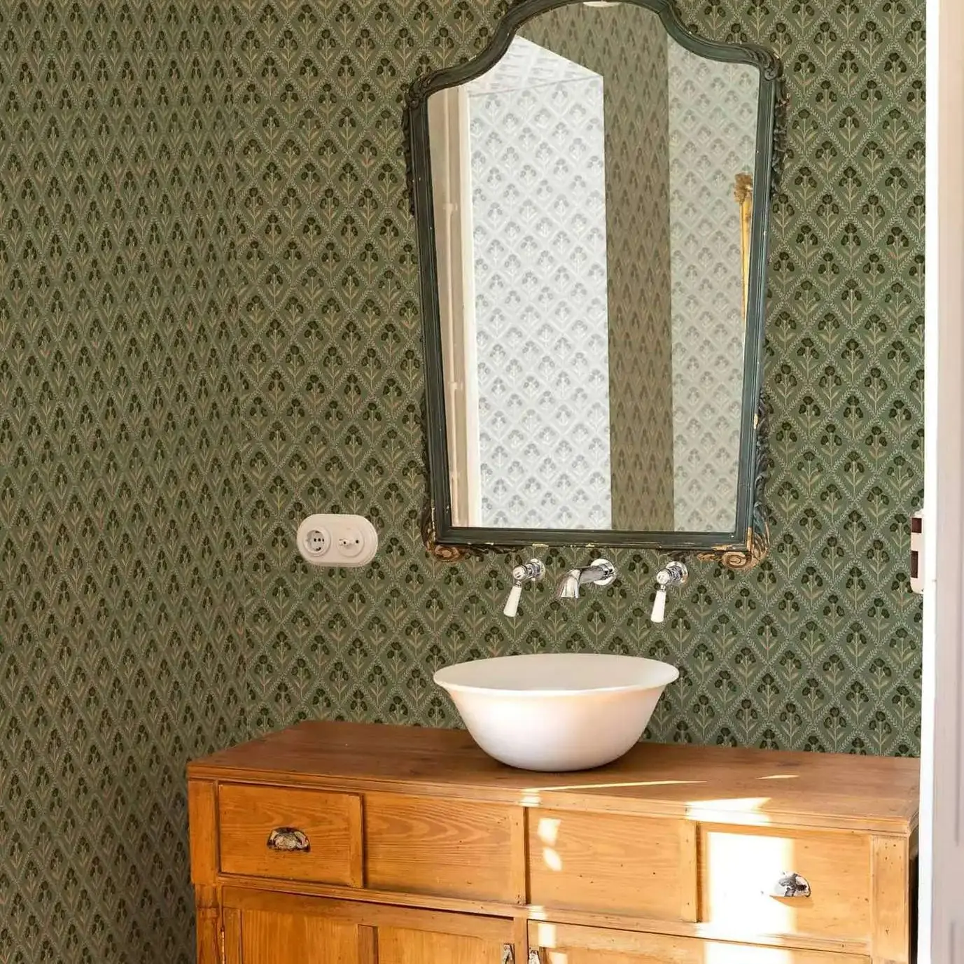 Slide image 01165125eb78435f88925f4fe8a3d2ce