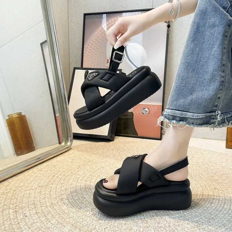 

Designer New Thick Sole Buckle Roman Style Ladies Sandals Fashion British Style Increase Soft Sole Outdoor Walking Women's Shoes