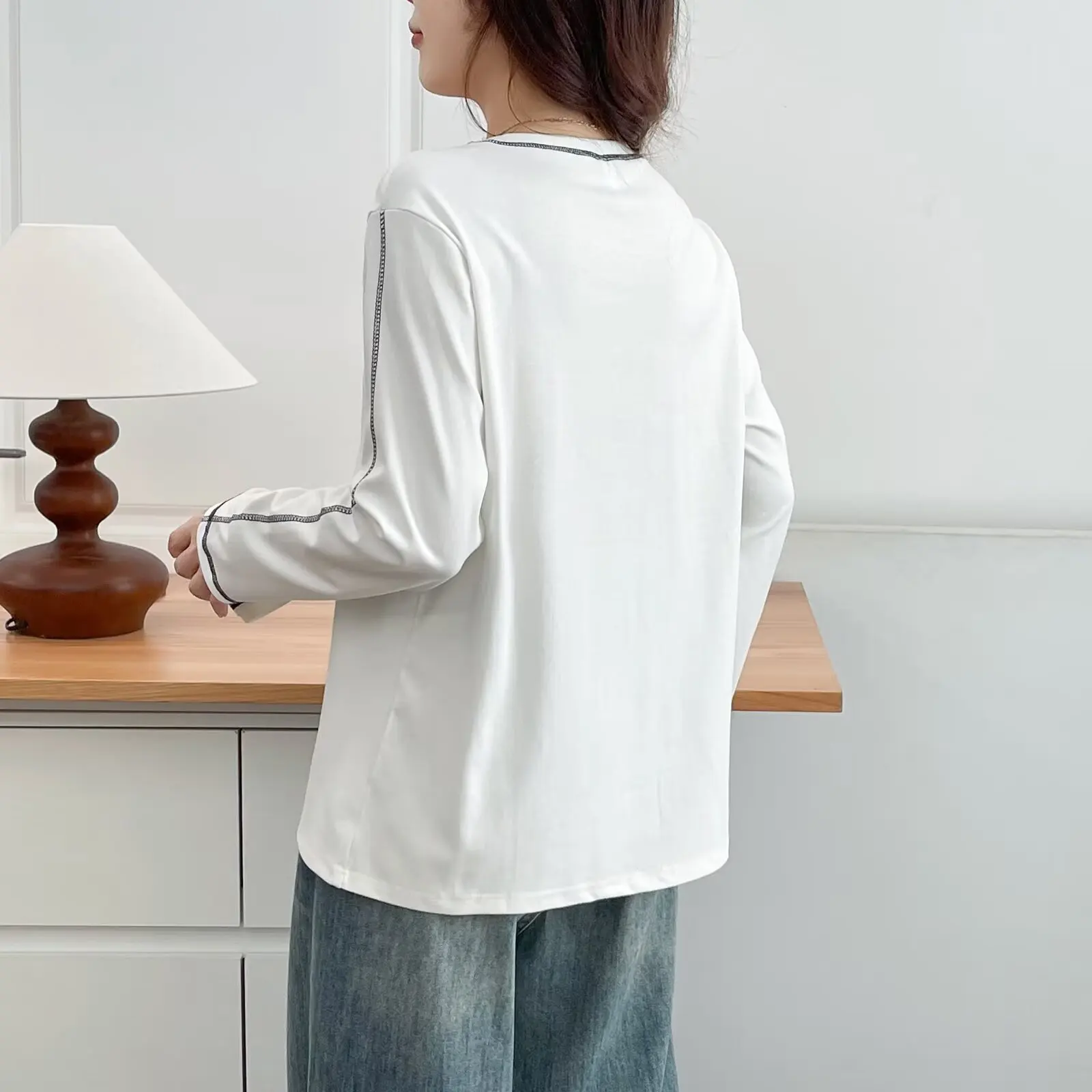 Plus Size Women's Long Sleeved T-Shirt Simple round-neck Bright Line Basic Top Autumn 2025