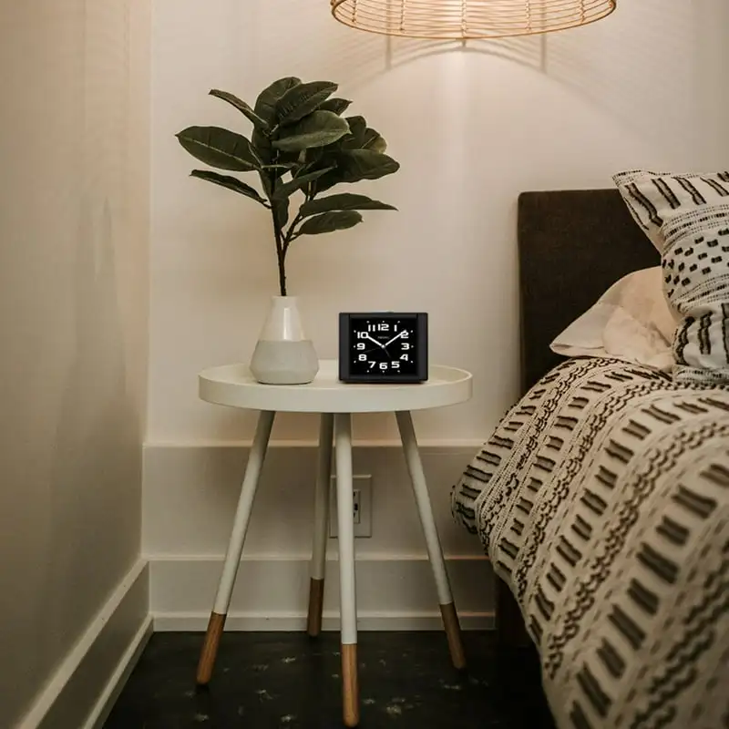 

Square Beep Alarm Clock, Black, Quartz, Analog, Square, QHE189KLH