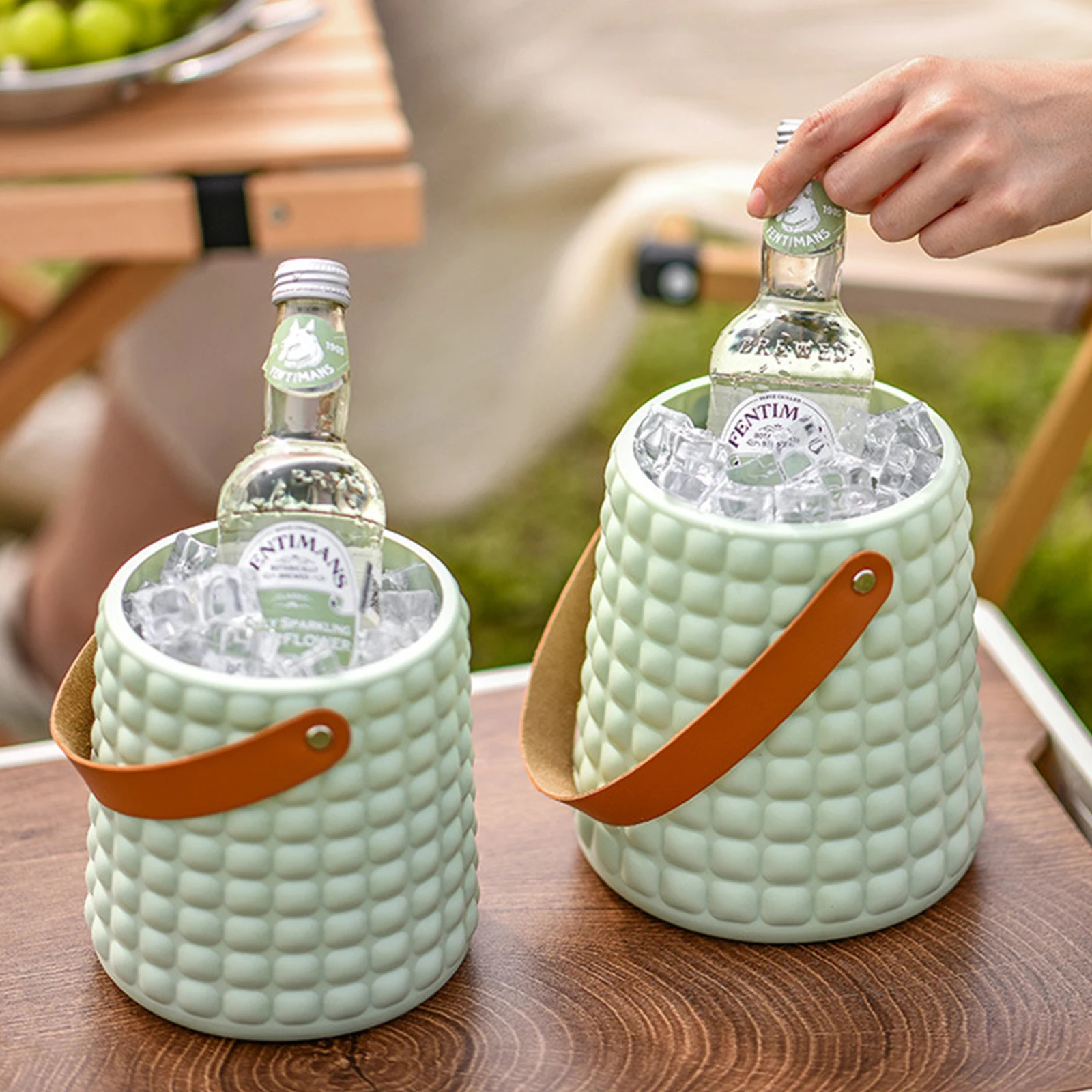 

Creative Small Ice Bucket Portable Plastic High Beauty Beer Bucket Coke Champagne Household Beer Red Wine