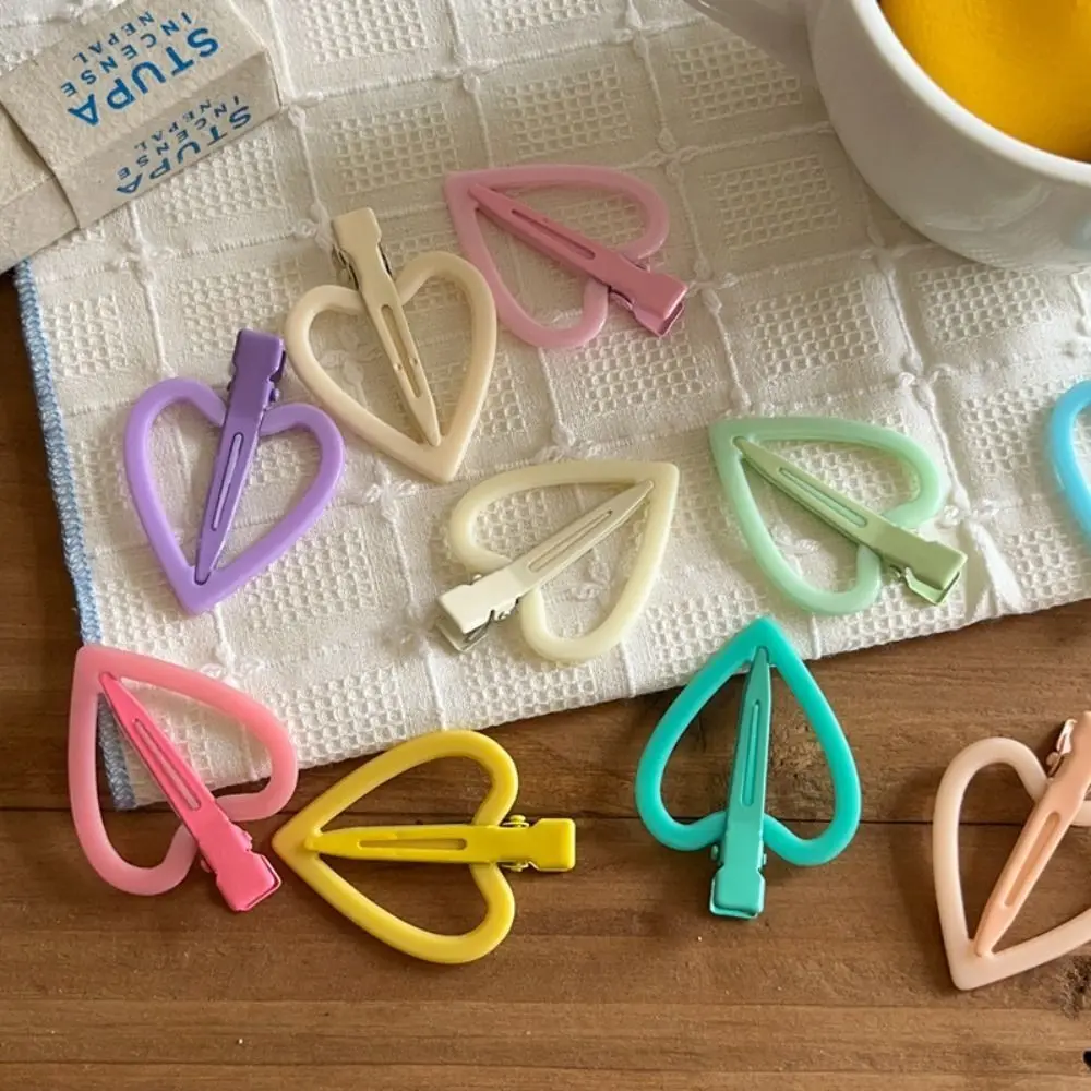 

Candy Color Heart Girls Hairpins Senior Sense Hollow Duckbill Clip Mori System Hair Accessories Bangs Side Clips Streetwear