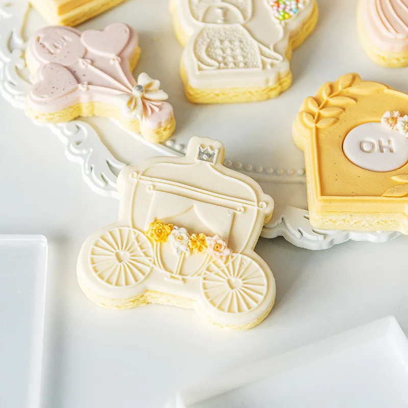 Princess Castle Cookie Press Stamp Cake Decoration Tool Acrylic Cartoon Biscuit Mold Fondant Pastry Cookie Cutter cookie cutter baking mold cookie mould fondant cutter cookie maker press kit