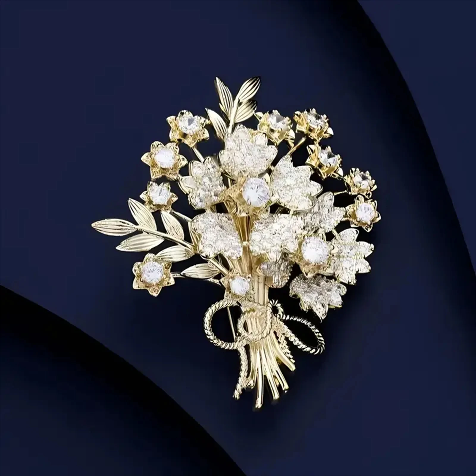 Tree of Life Pins Bouquet Brooch Ladies Fashion Accessories Suitable for Skirts and Clothing
