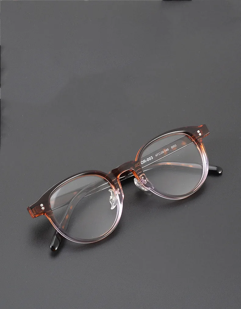 

WYTThe fashion VECTOR-003 fashion men's and women's two-color oval height number myopia glasses frame can be matched with pieces