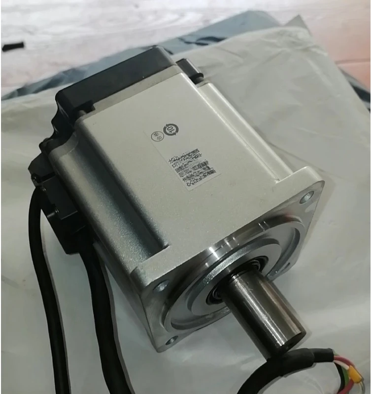 

Новый и оригинальный Серводвигатель MHMF082L1U2M