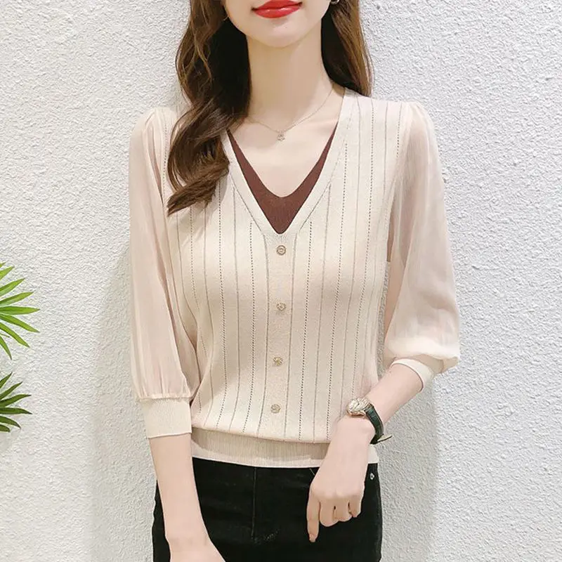 

Fashion Versatile Commuter Women's Clothing New Hollow Lace V-Neck 3/4 Sleeve Solid Color Simplicity Temperament Pullover Shirt