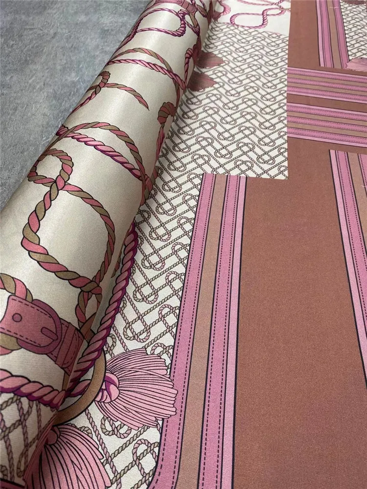 

Chain Position Printed Silk Fabric 21 Mommy Stretch Twill Silk Shirt Cloth for Dress DIY Sew by the Meter