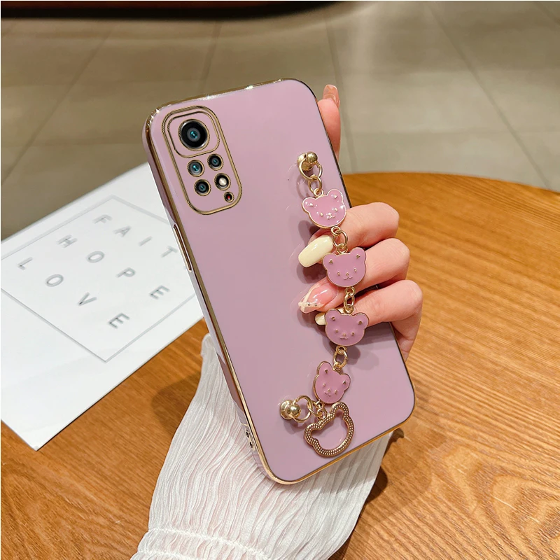 Coque de téléphone plaquée avec support de Bracelet ours, étui avec chaîne de poignet pour Xiaomi Note 11 8 12 10 Pro Max 8T 11s 7 Redmi 9 9A 9T 9C_voghion.com