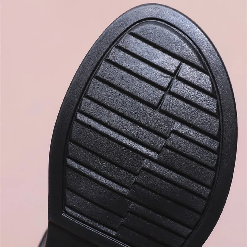 Рисунок 6 - Сандалии женские на нескользящей подошве