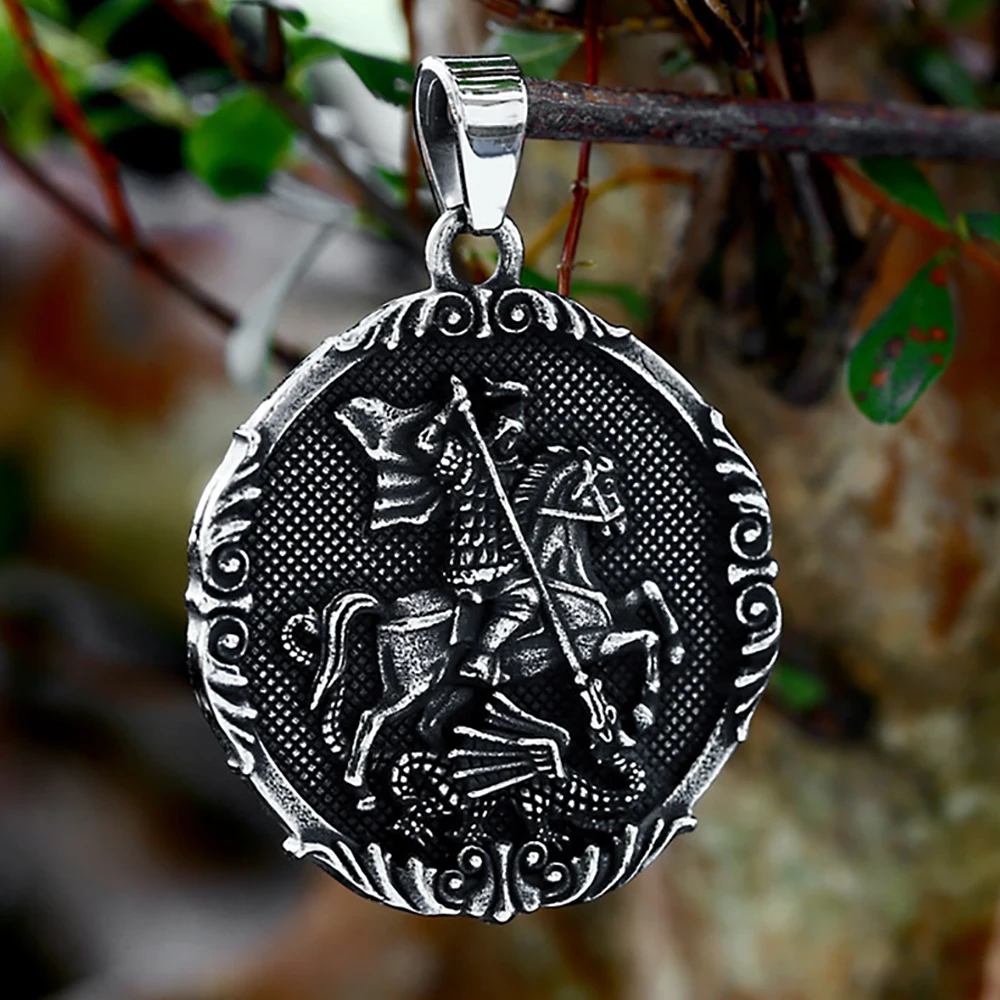 

New Vintage 316L Stainless Steel Round Saint George Pendant Necklace For Men Punk Biker Religious Amulet Jewelry Gifts Wholesale